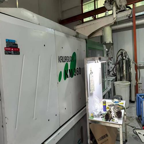 Kawaguchi KM360 Industrial Injection Molding Machine - Image 3