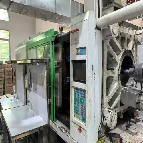 Kawaguchi KM360 Industrial Injection Molding Machine - Image 2