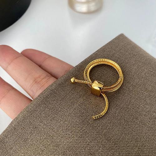 Elegant Modern Gold Wrap-Around Ring - Image 3