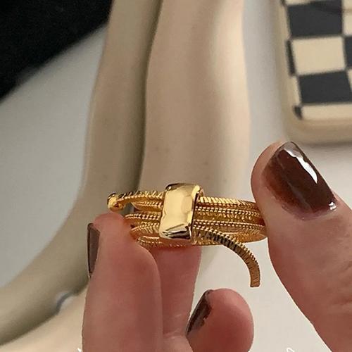 Elegant Modern Gold Wrap-Around Ring - Image 2