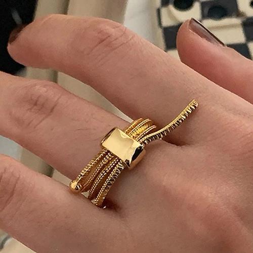 Elegant Modern Gold Wrap-Around Ring
